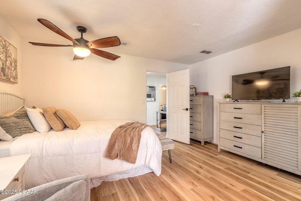Image 19 of 41 For 1077 George Anderson Street