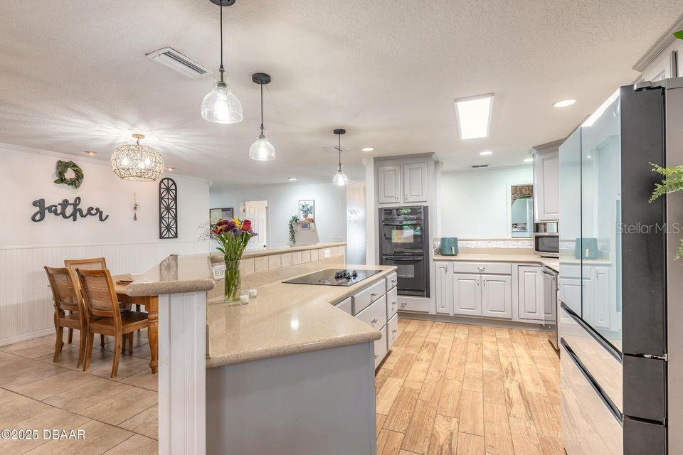 Image 9 of 41 For 1077 George Anderson Street