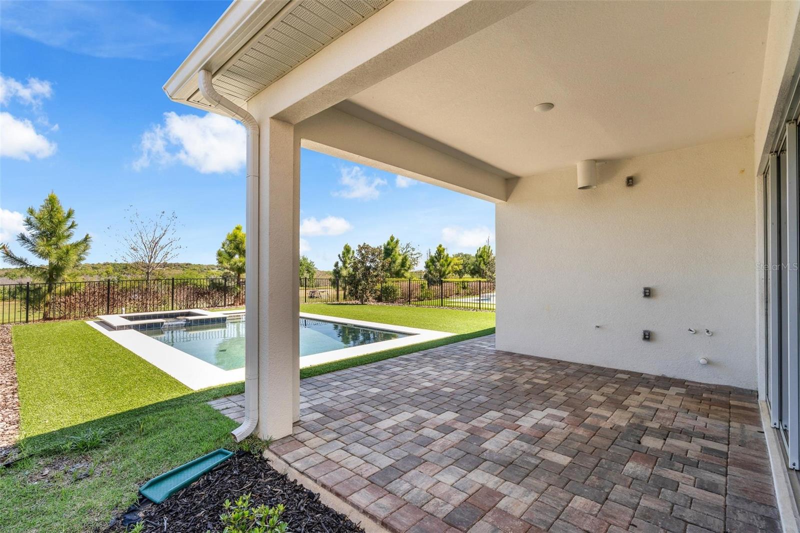 Image 14 of 53 For 15723 Vetta Drive