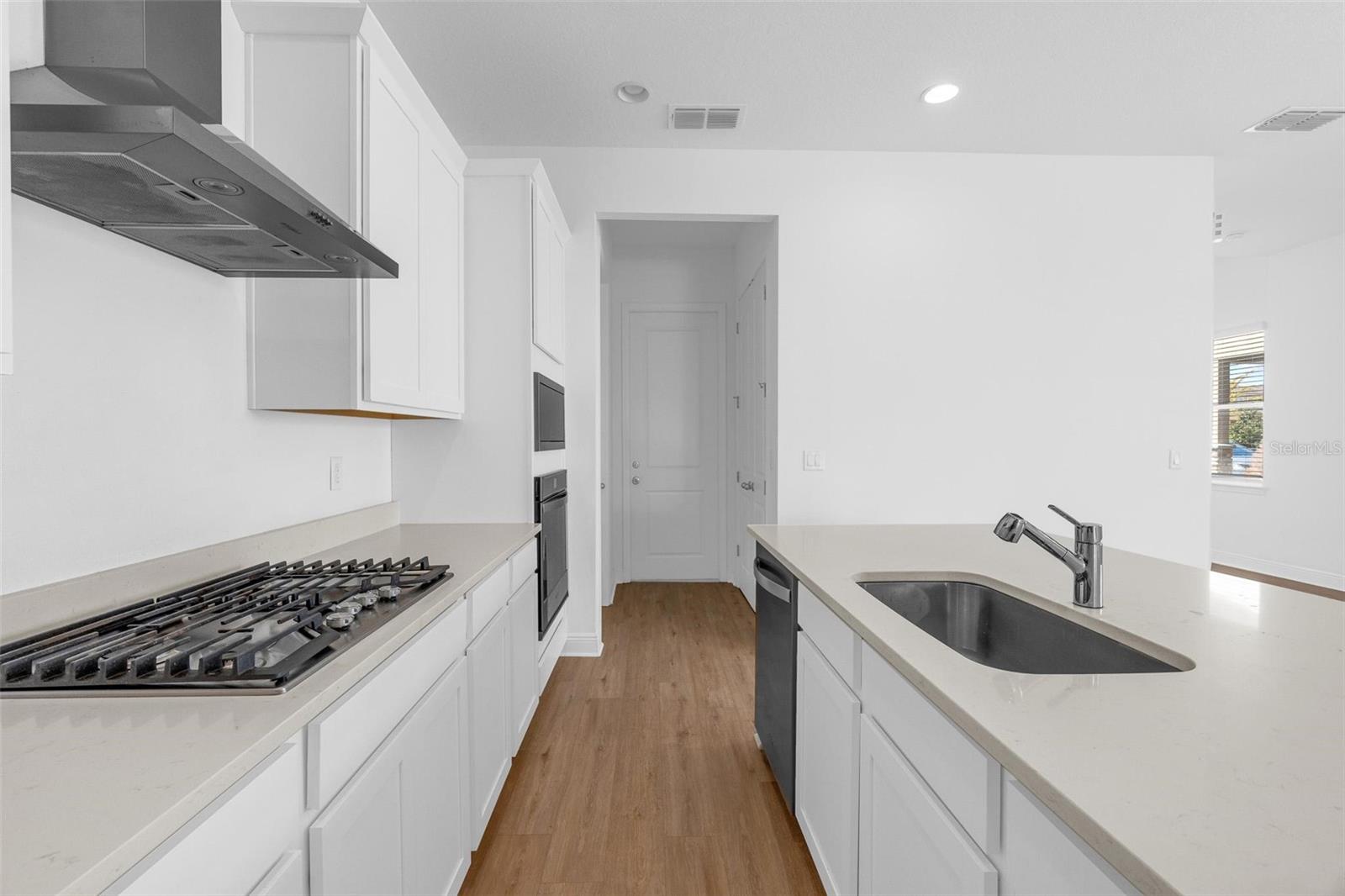 Image 16 of 53 For 15723 Vetta Drive