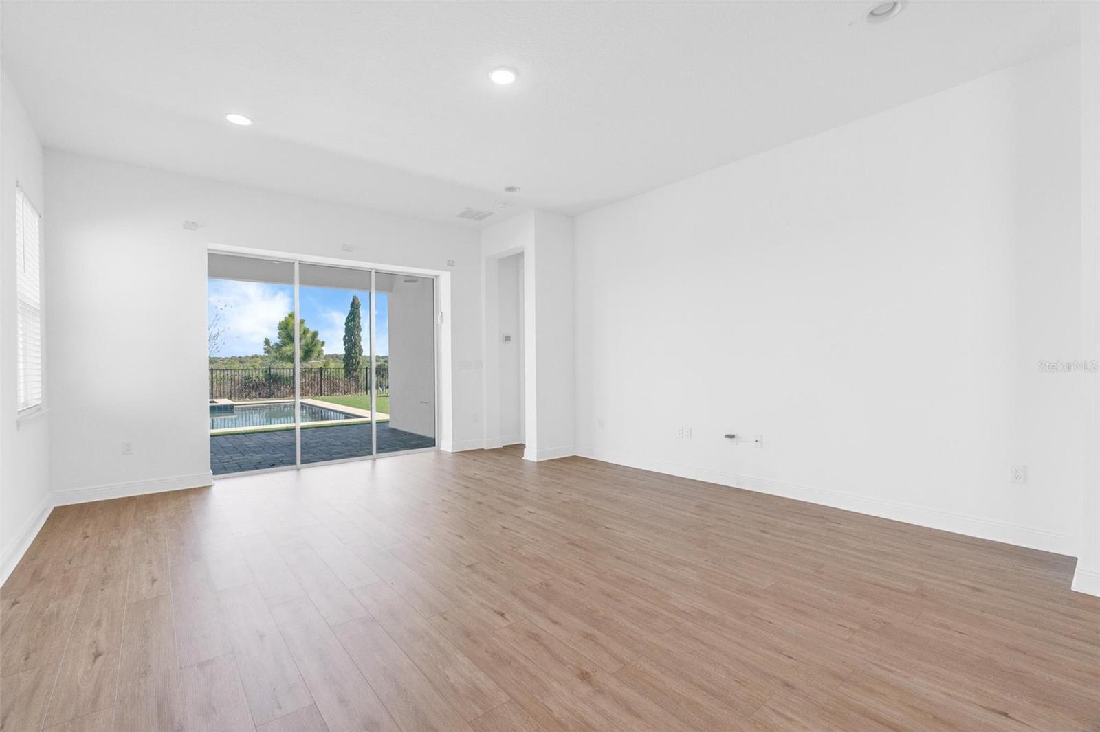 Image 21 of 53 For 15723 Vetta Drive