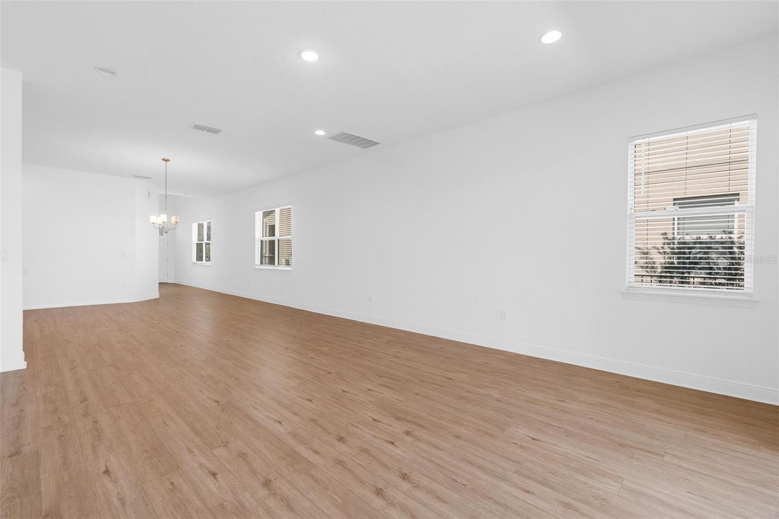 Image 23 of 53 For 15723 Vetta Drive