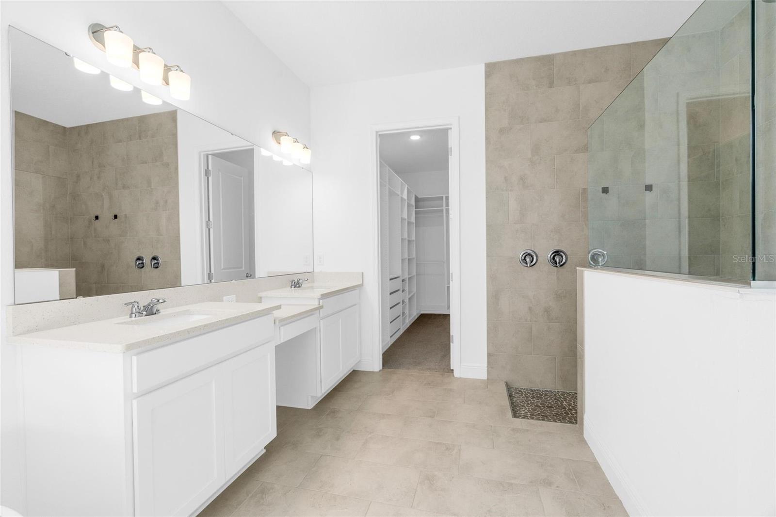 Image 34 of 53 For 15723 Vetta Drive
