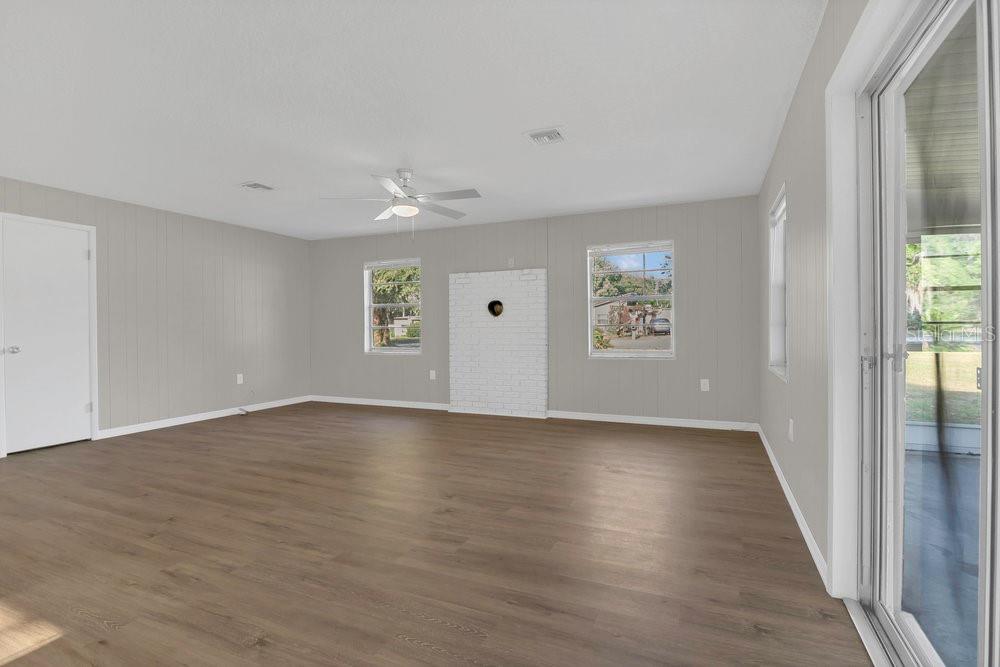 Image 4 of 28 For 14025 54th Court