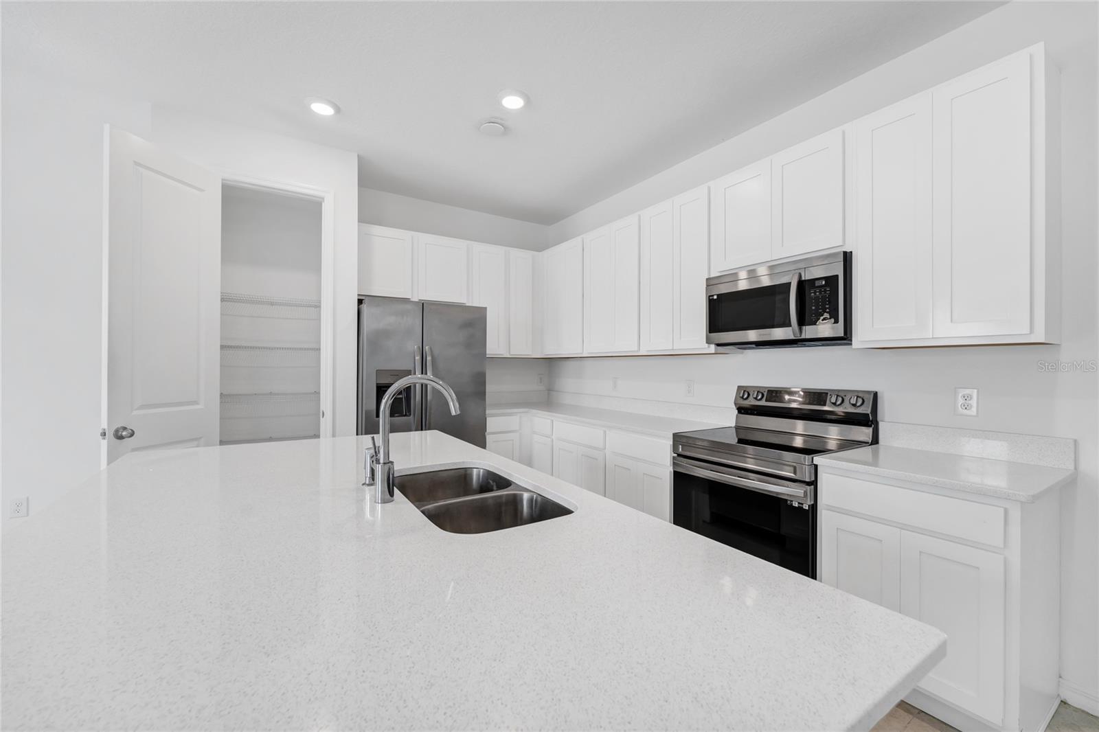 Image 13 of 61 For 763 Longboat Drive