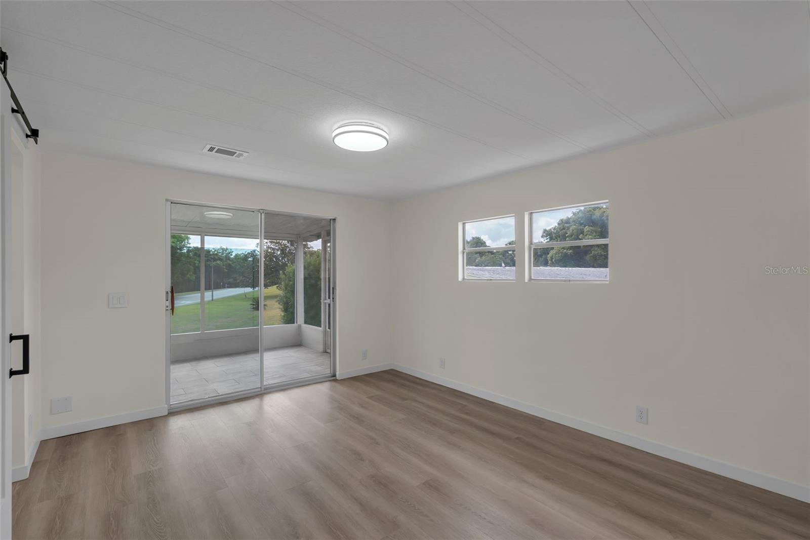 Image 20 of 38 For 2153 Oak Grove Drive 73