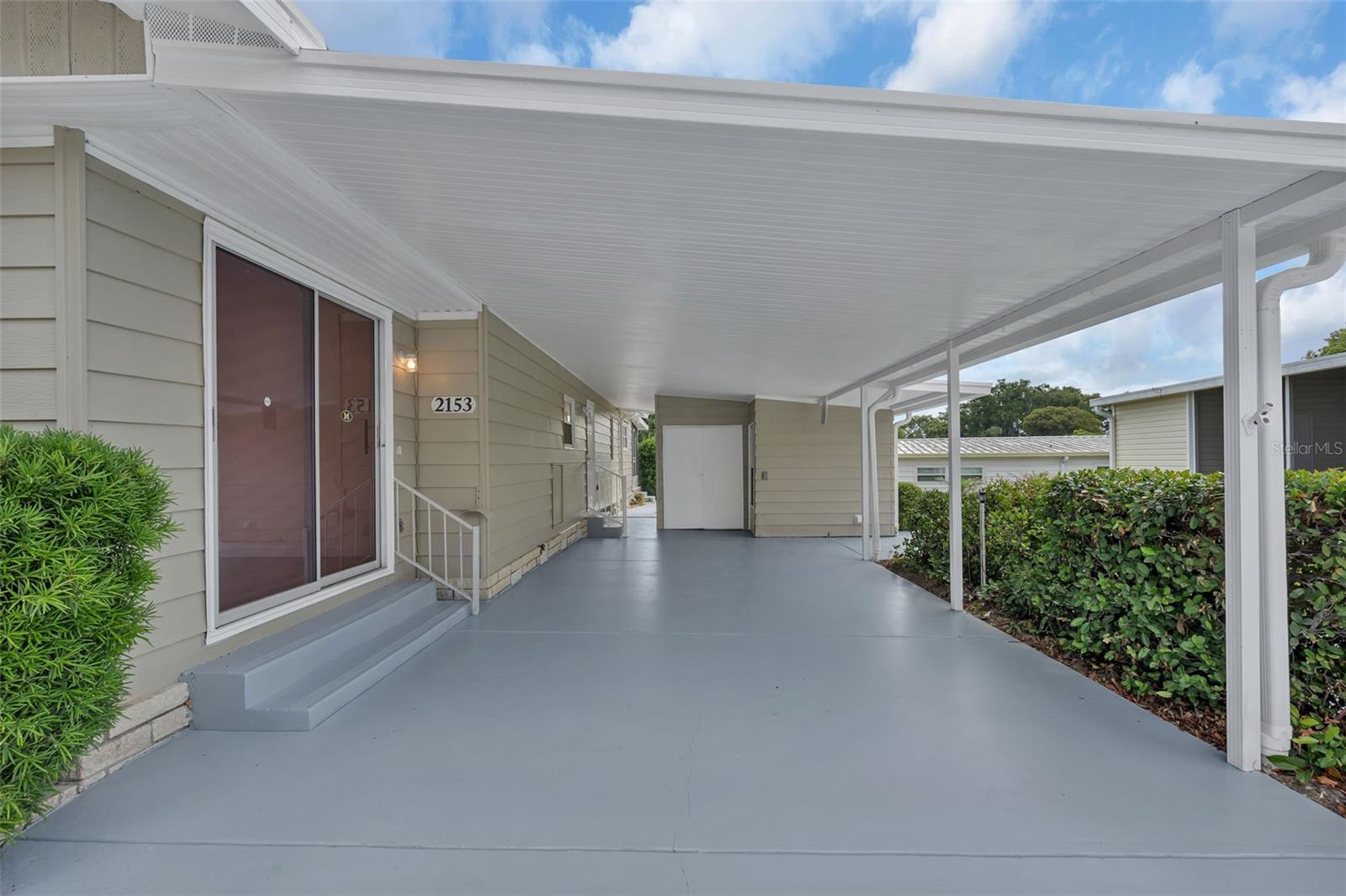 Image 3 of 38 For 2153 Oak Grove Drive 73