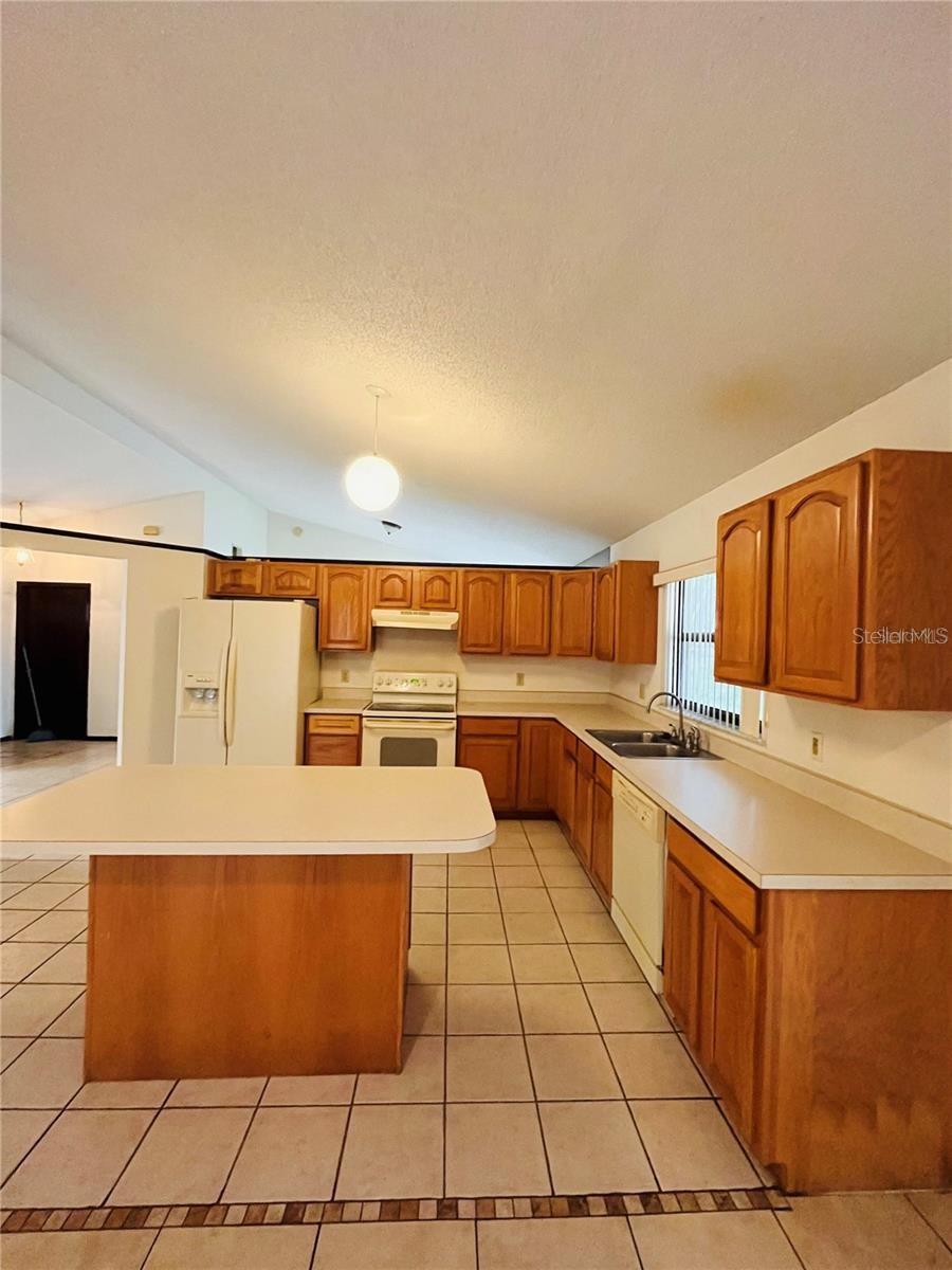 Image 2 of 8 For 1748 Brightmeadow Court