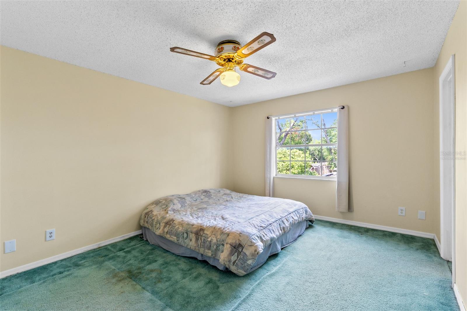 Image 10 of 41 For 8698 Hillside Drive