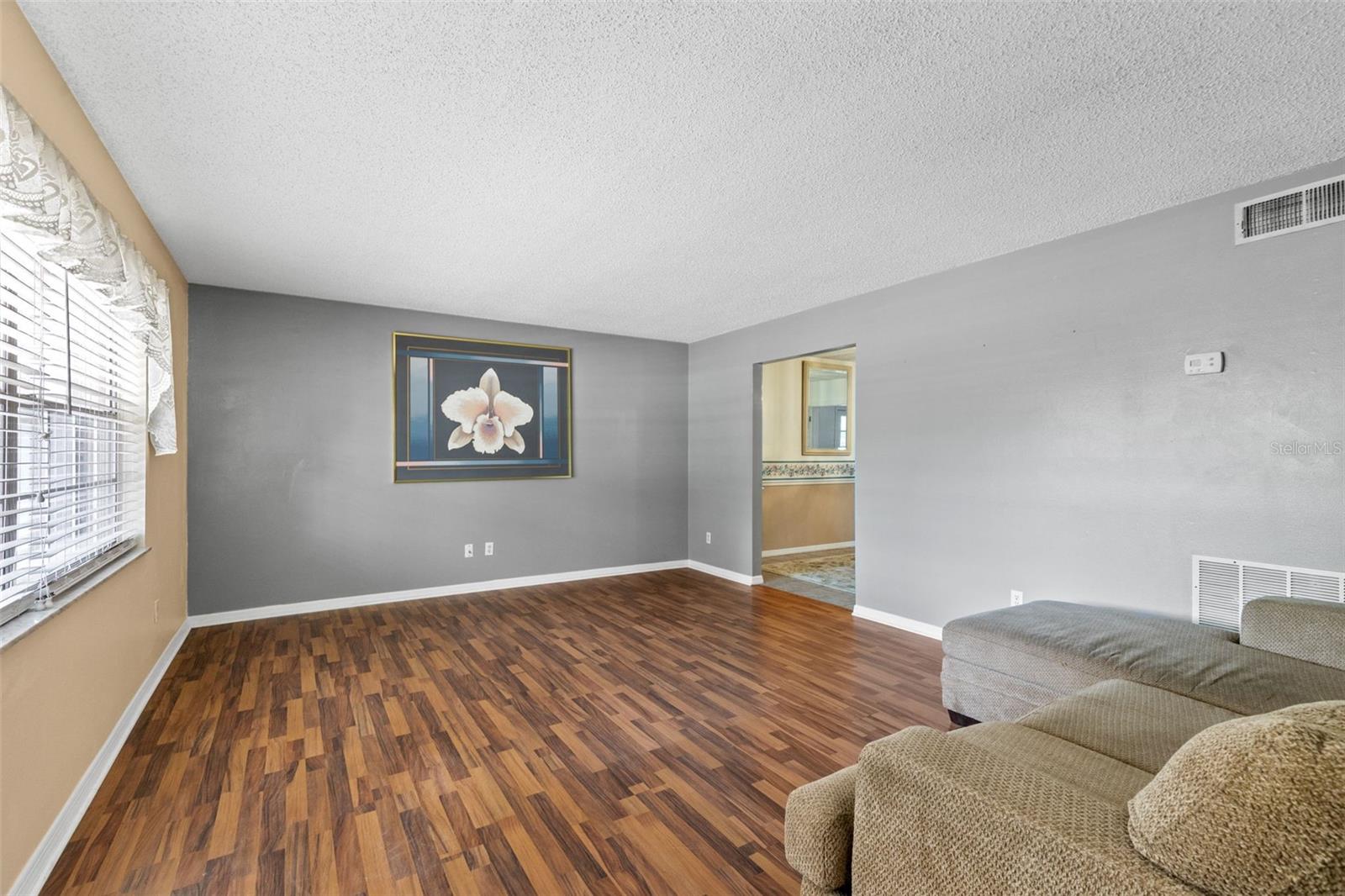 Image 18 of 41 For 8698 Hillside Drive
