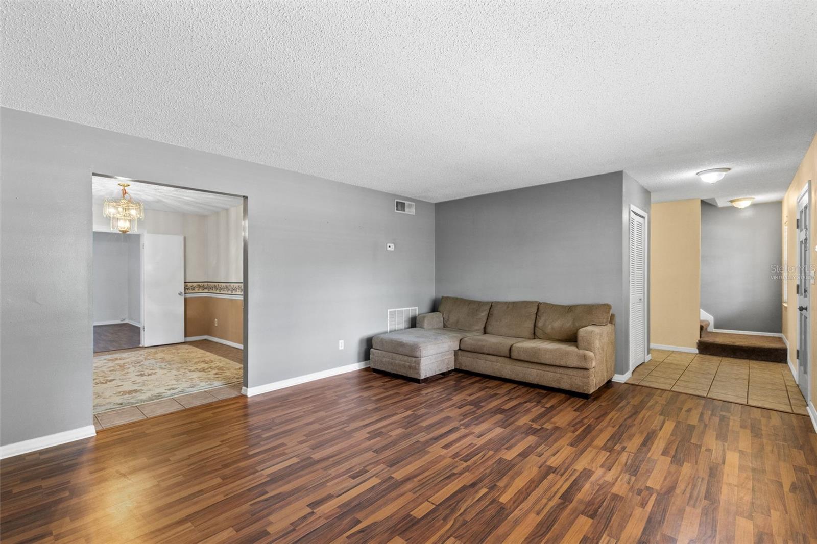 Image 19 of 41 For 8698 Hillside Drive