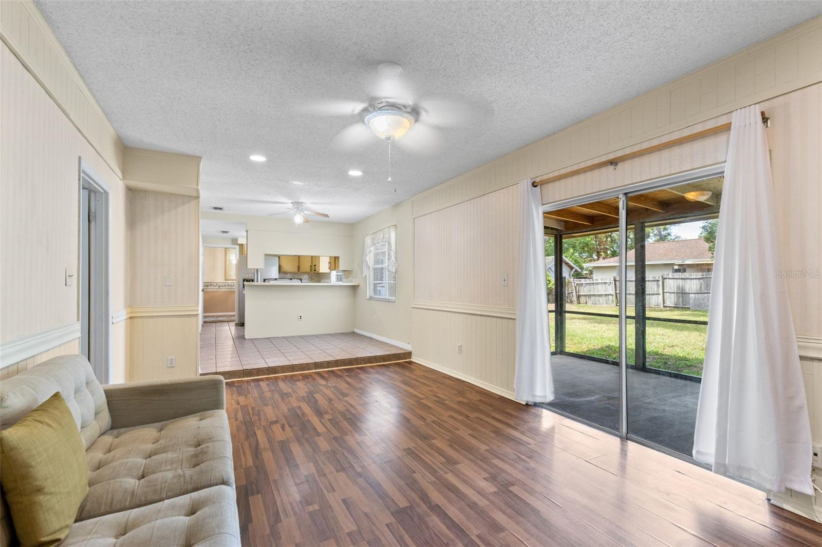 Image 29 of 41 For 8698 Hillside Drive