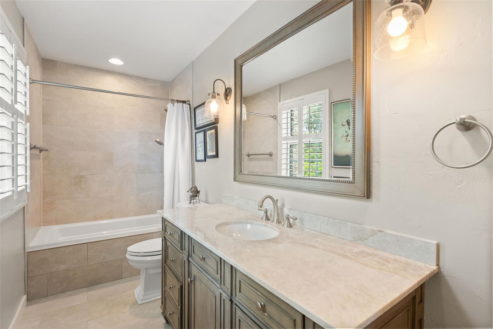 Image 17 of 27 For 117 Garfield Avenue 14