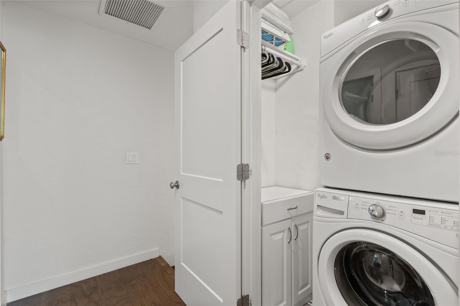 Image 18 of 27 For 117 Garfield Avenue 14