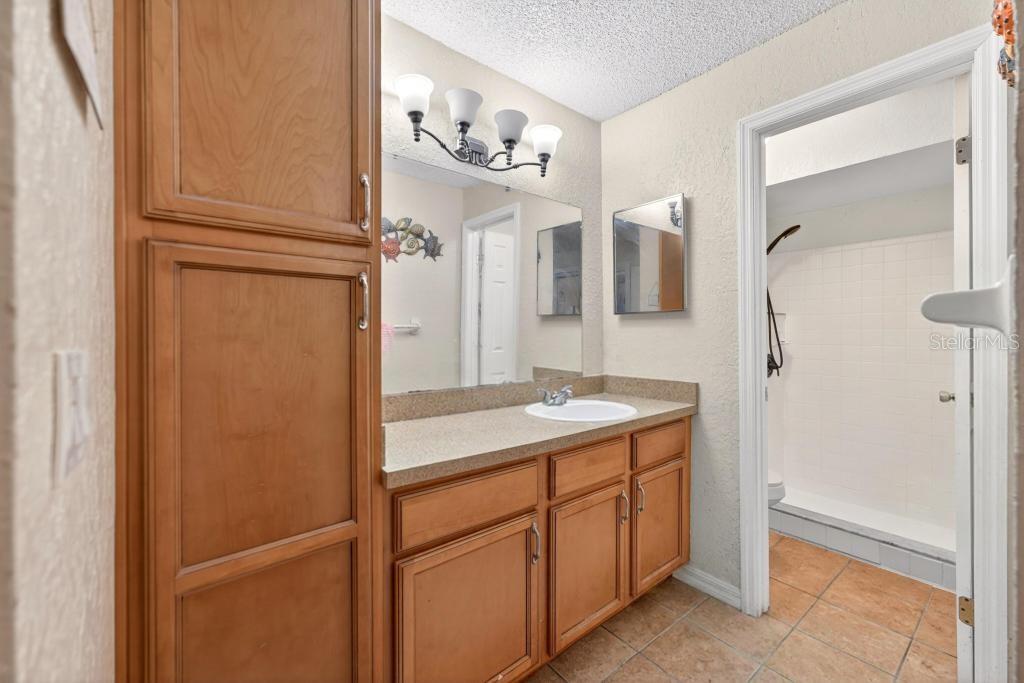 Image 40 of 85 For 214 Perth Court A