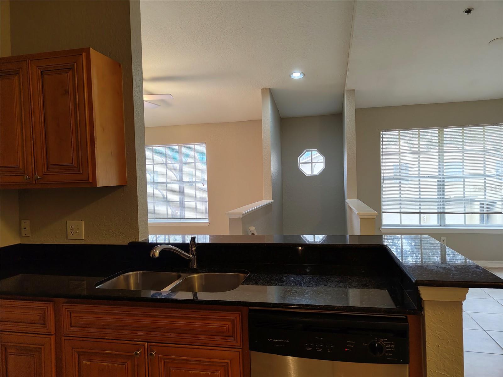 Image 10 of 41 For 826 Grand Regency Point 202