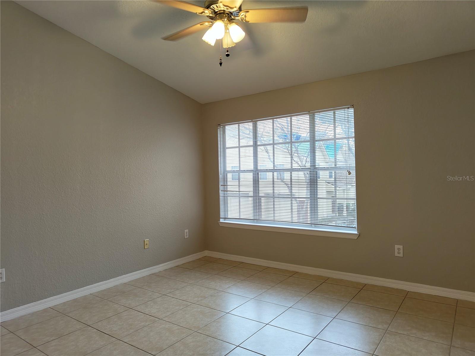 Image 13 of 41 For 826 Grand Regency Point 202