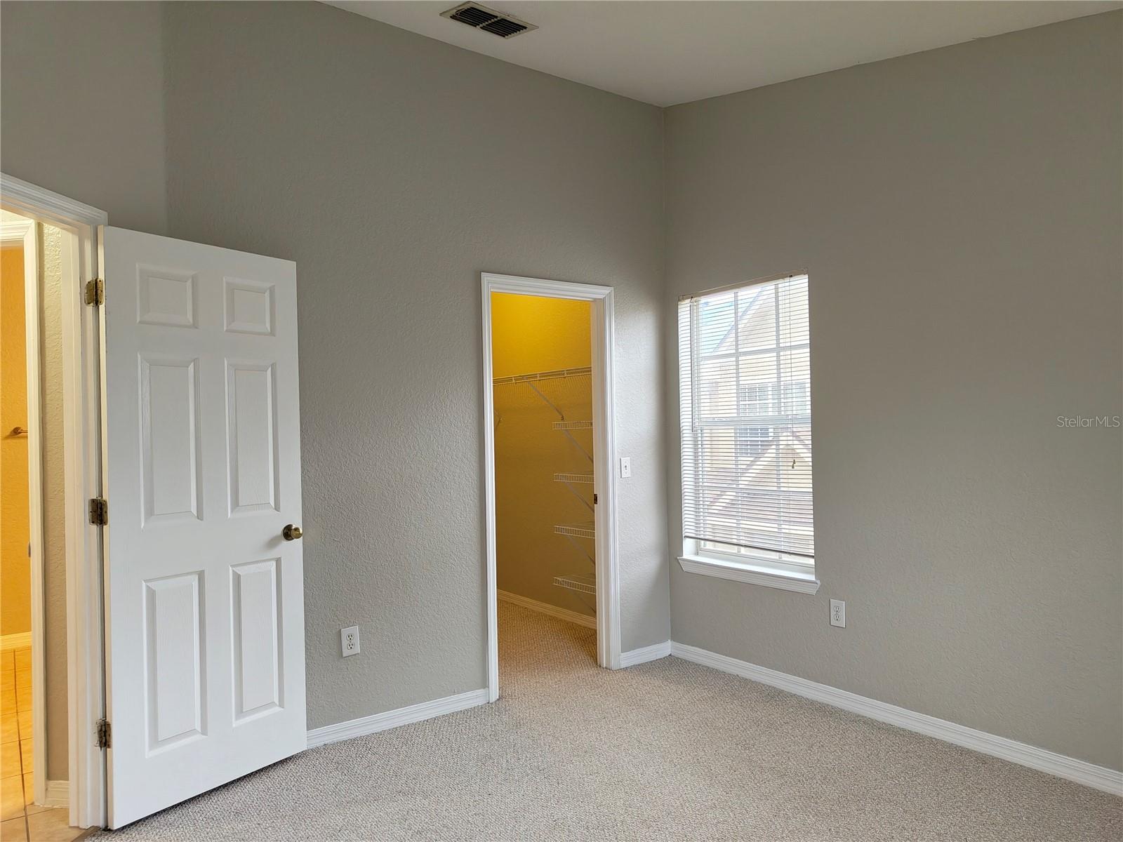 Image 20 of 41 For 826 Grand Regency Point 202
