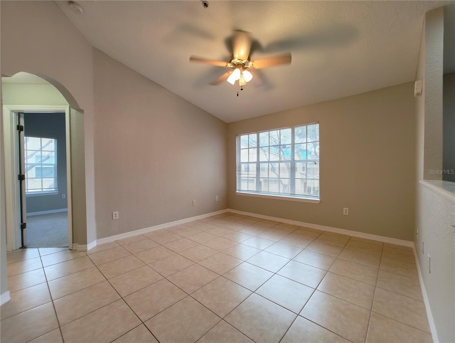 Image 34 of 41 For 826 Grand Regency Point 202