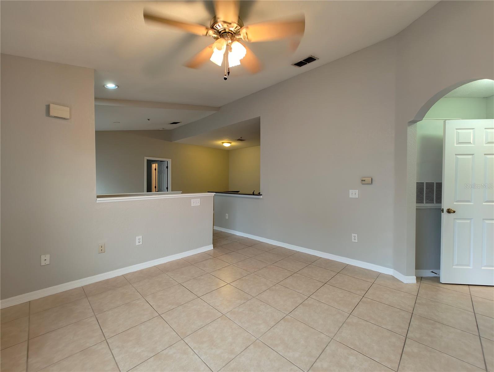 Image 36 of 41 For 826 Grand Regency Point 202