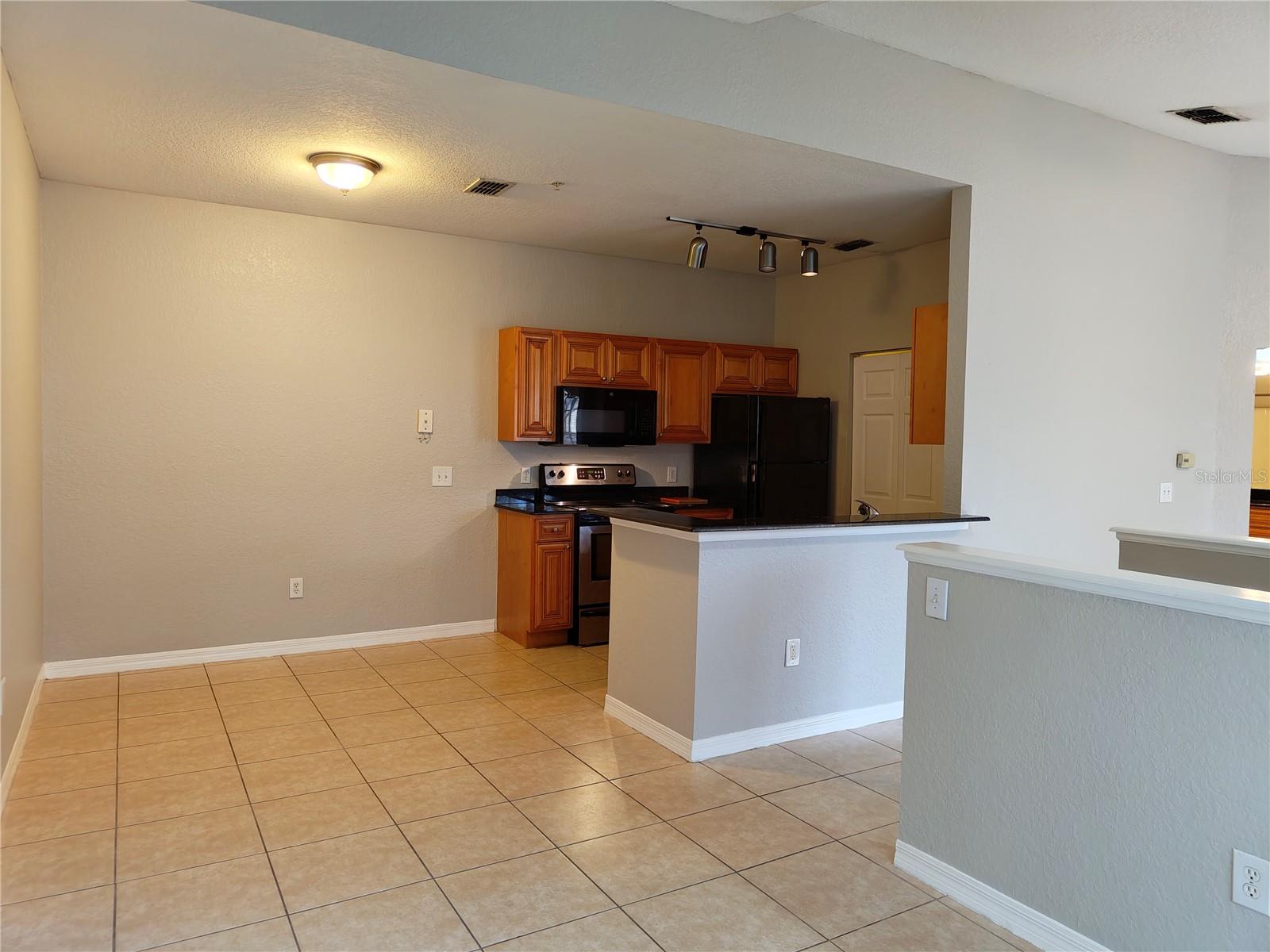 Image 5 of 41 For 826 Grand Regency Point 202