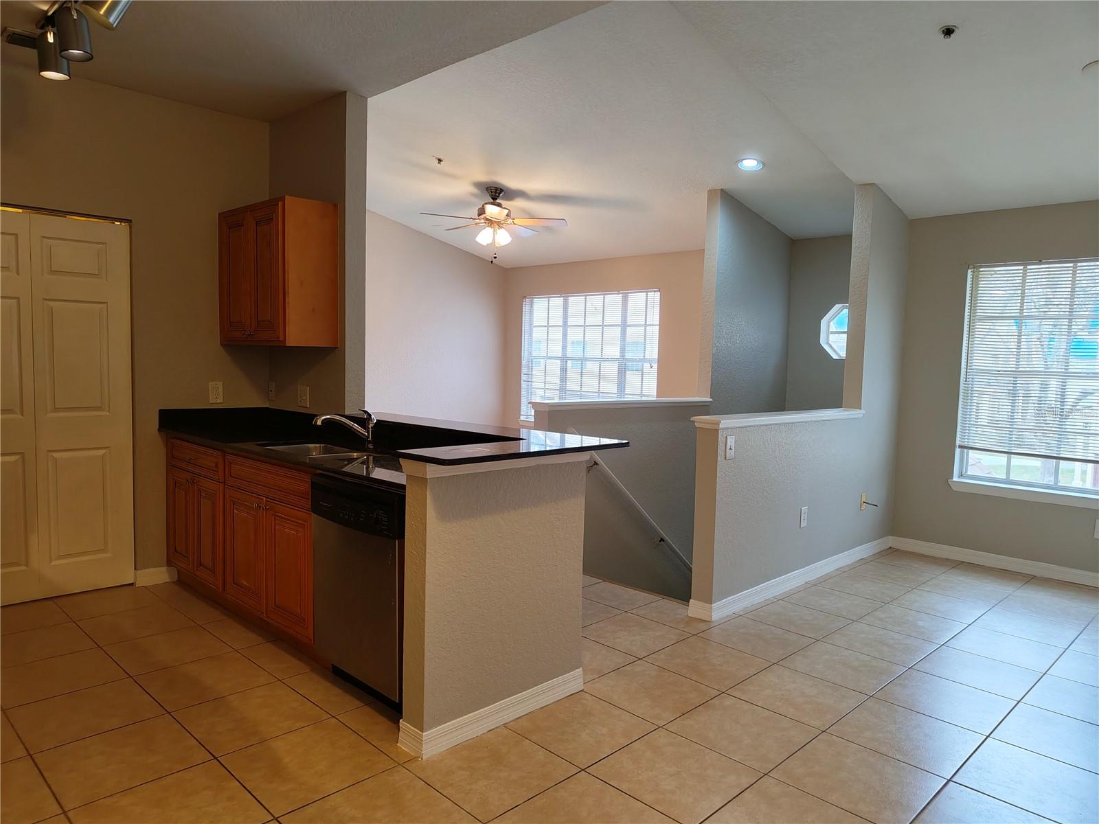 Image 6 of 41 For 826 Grand Regency Point 202