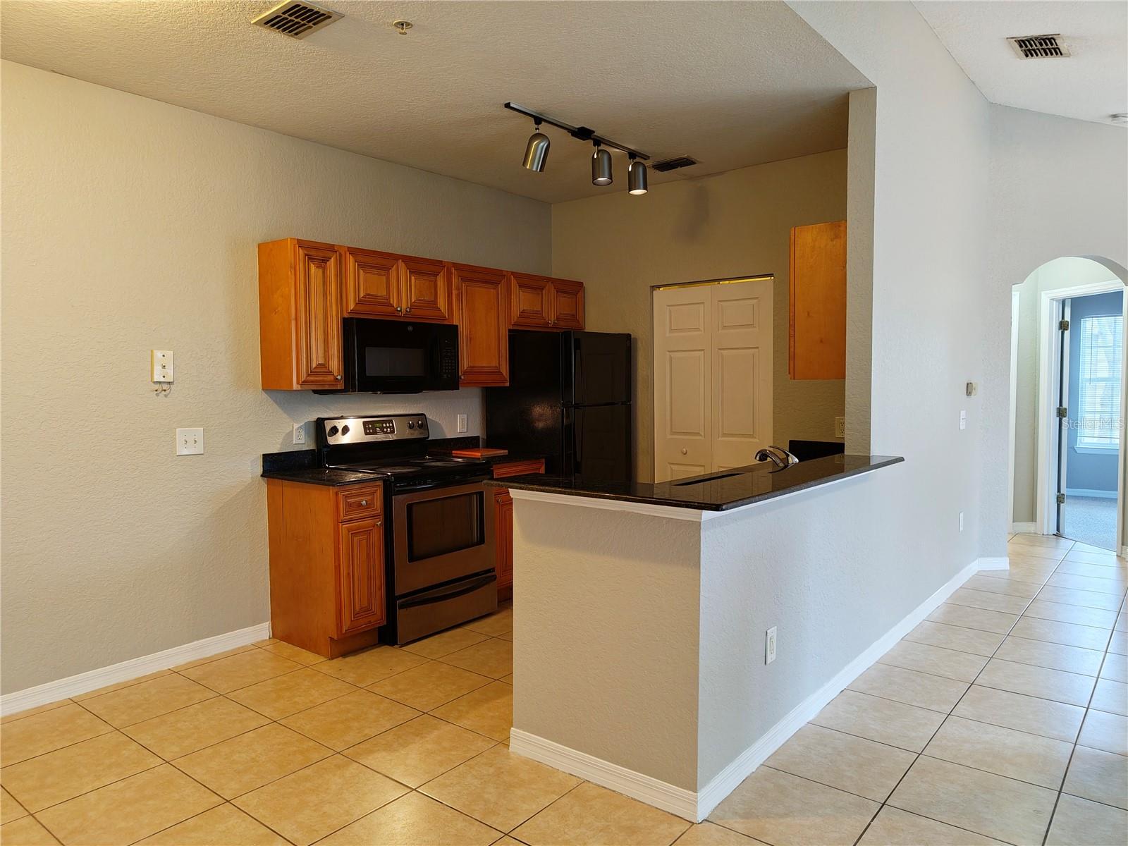 Image 7 of 41 For 826 Grand Regency Point 202