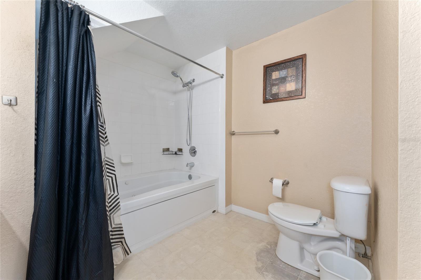 Image 21 of 30 For 4017 Venetian Bay Drive 103