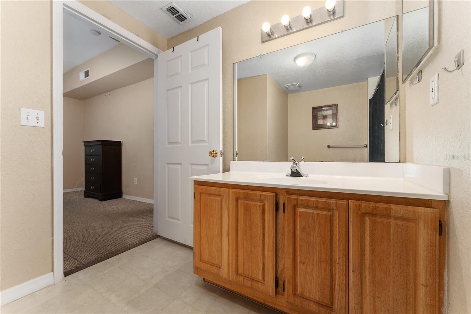 Image 22 of 30 For 4017 Venetian Bay Drive 103