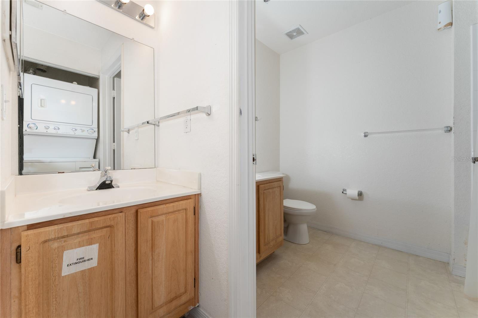 Image 25 of 30 For 4017 Venetian Bay Drive 103