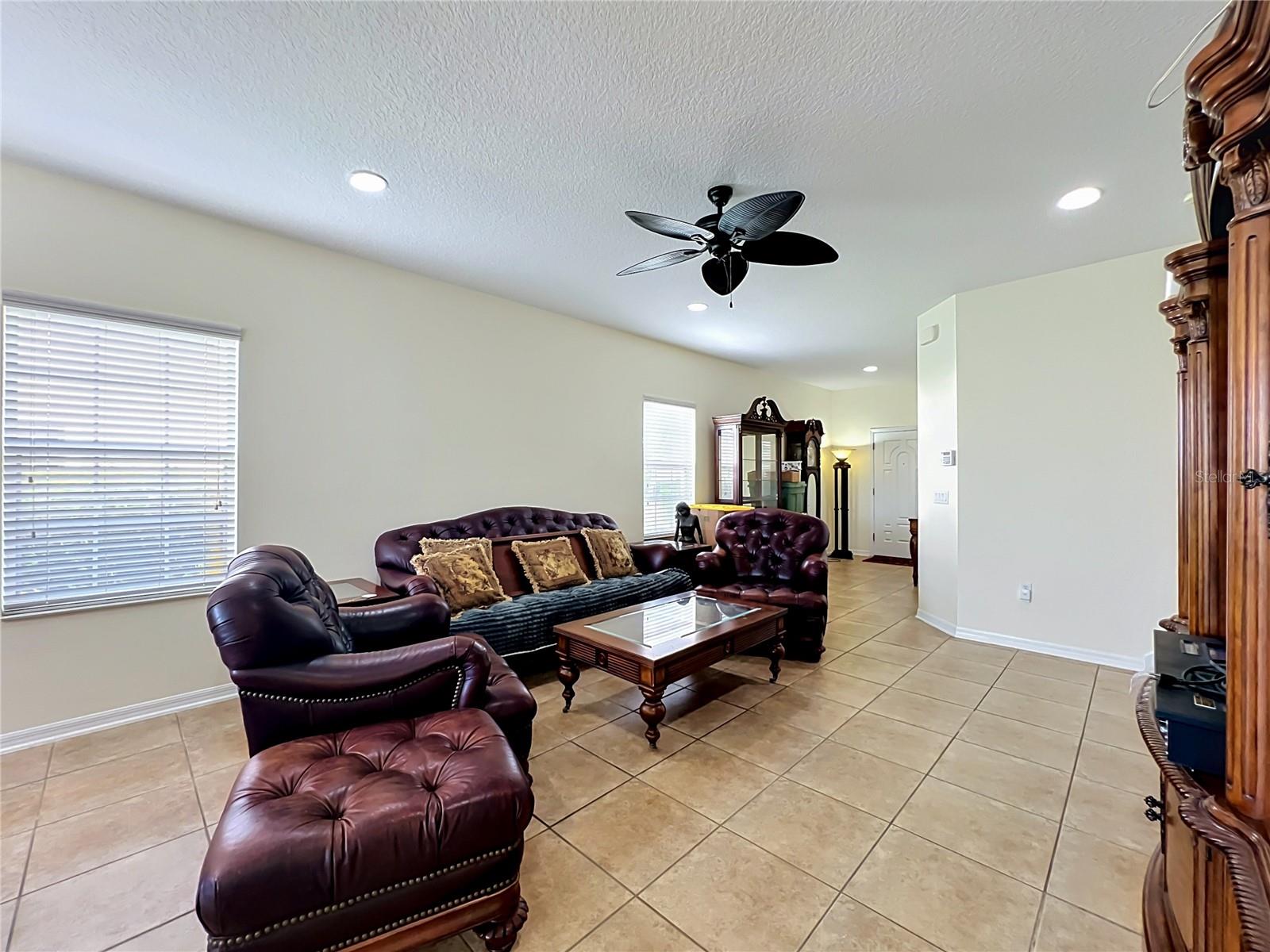 Image 11 of 62 For 2826 Oakville Place