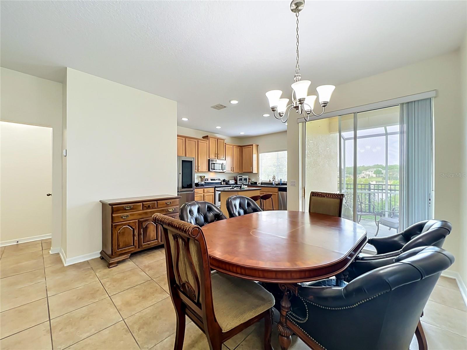 Image 16 of 62 For 2826 Oakville Place