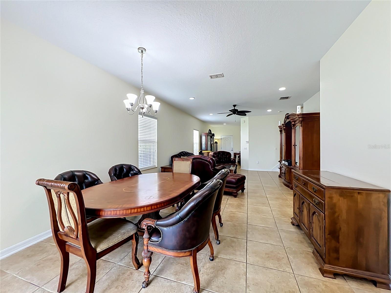 Image 19 of 62 For 2826 Oakville Place
