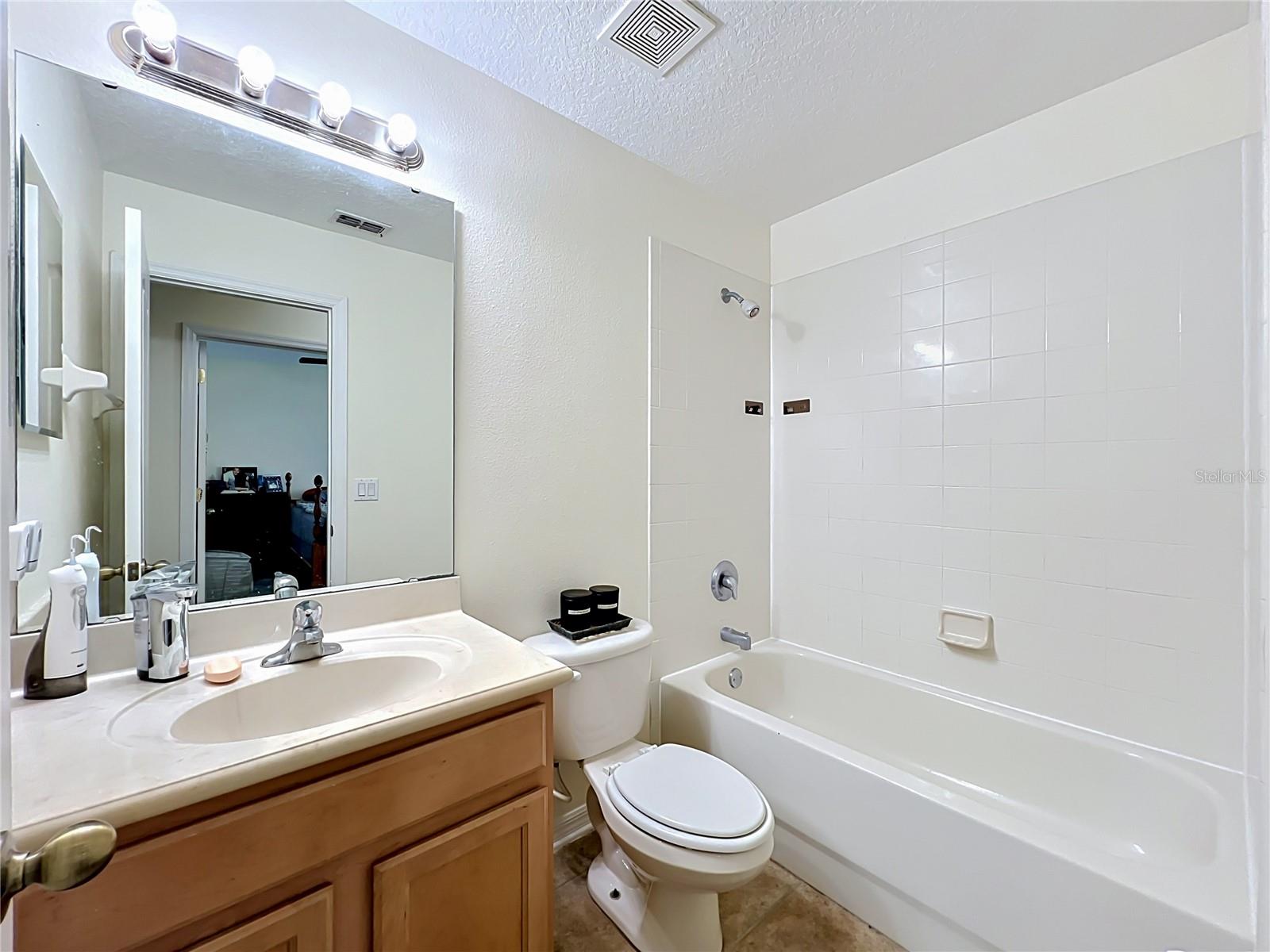 Image 37 of 62 For 2826 Oakville Place