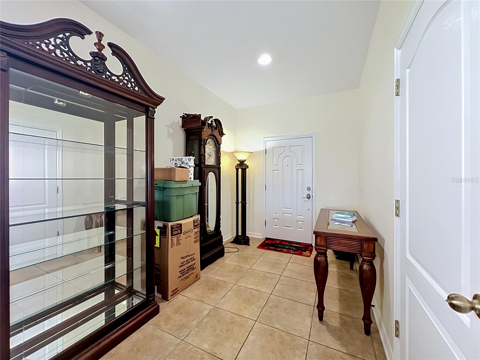 Image 8 of 62 For 2826 Oakville Place