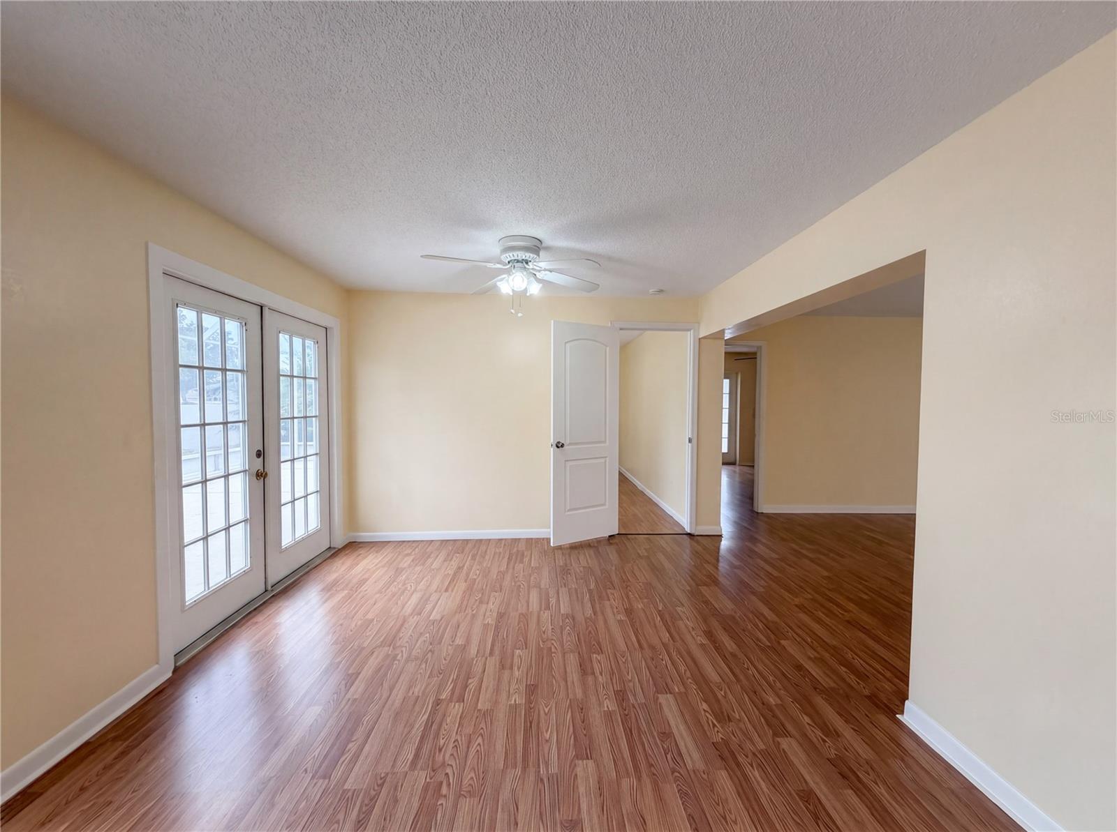 Image 10 of 39 For 1301 Lucaya Avenue