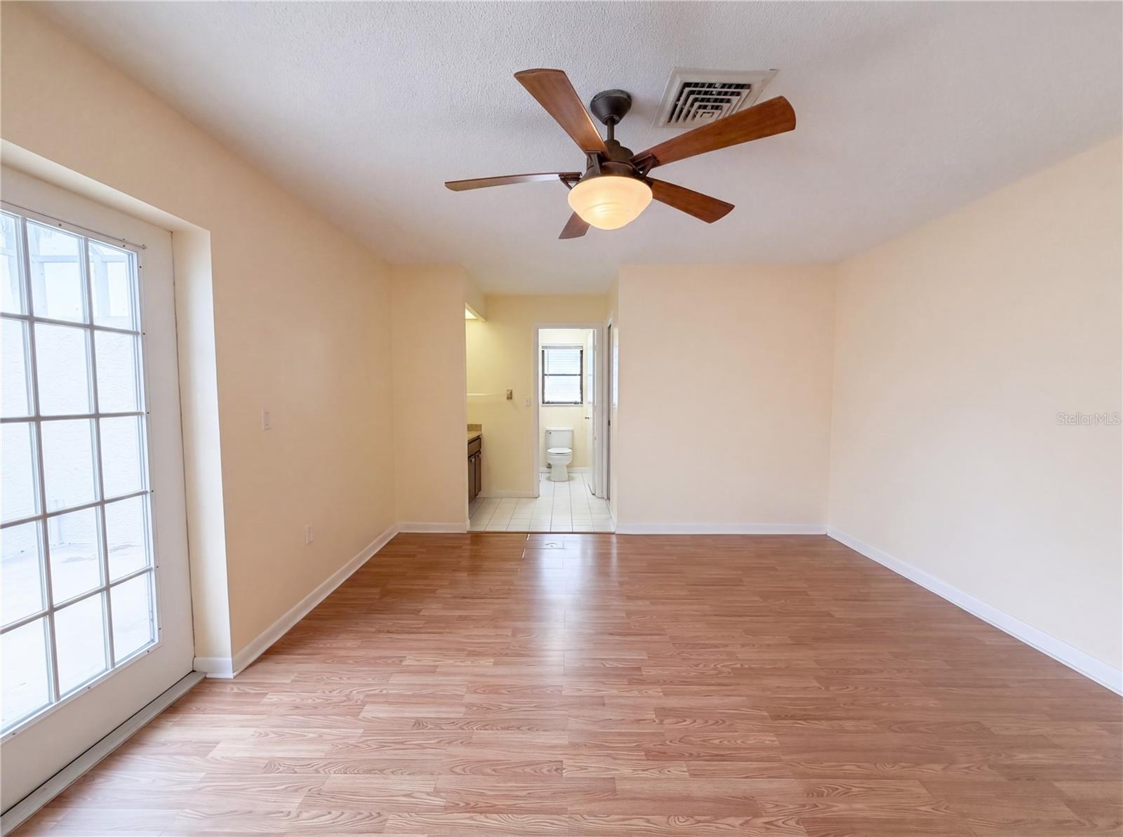 Image 13 of 39 For 1301 Lucaya Avenue