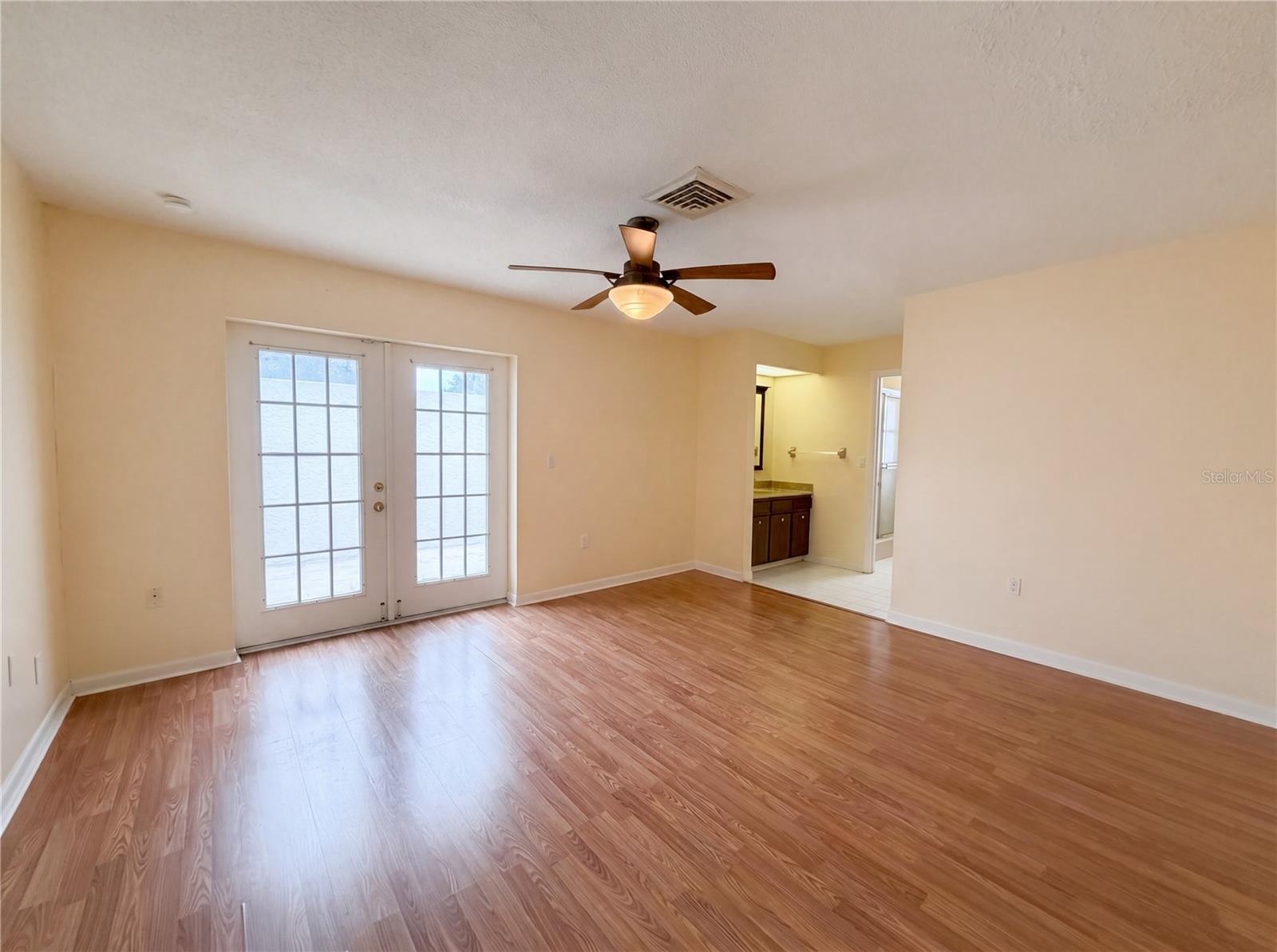 Image 15 of 39 For 1301 Lucaya Avenue