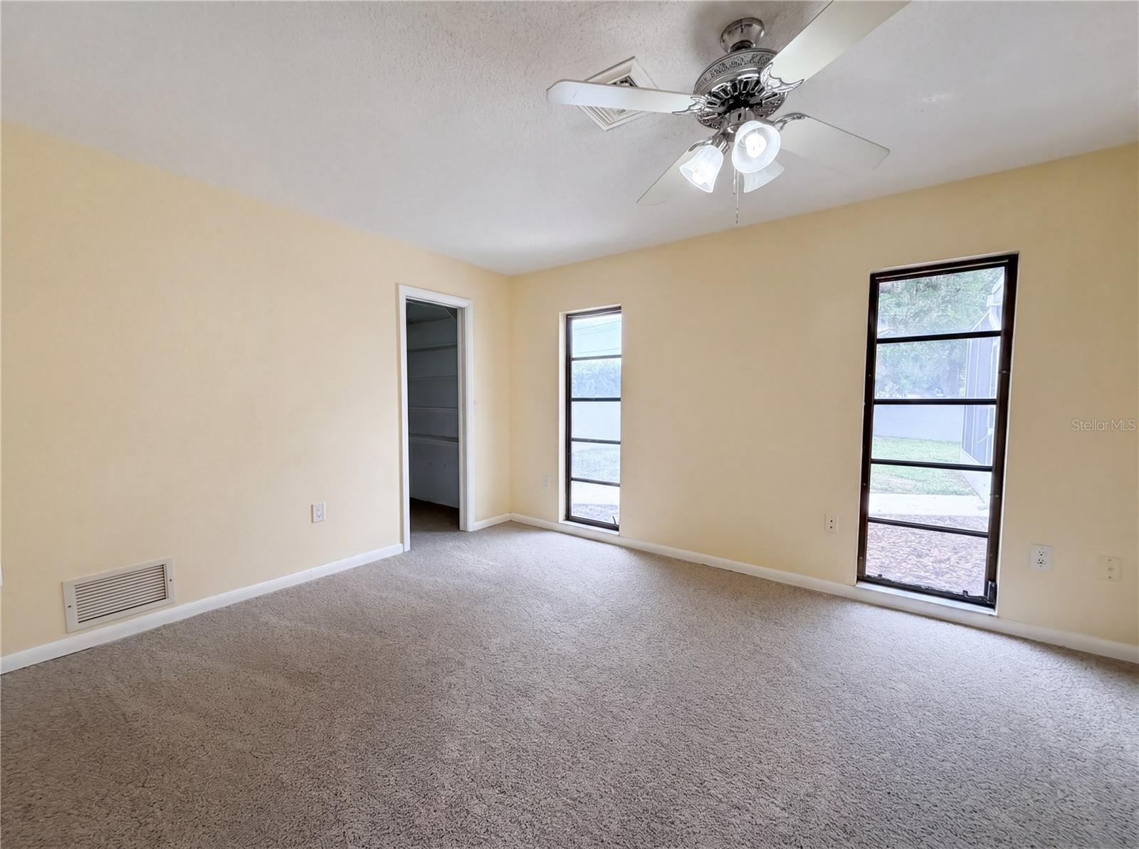 Image 16 of 39 For 1301 Lucaya Avenue