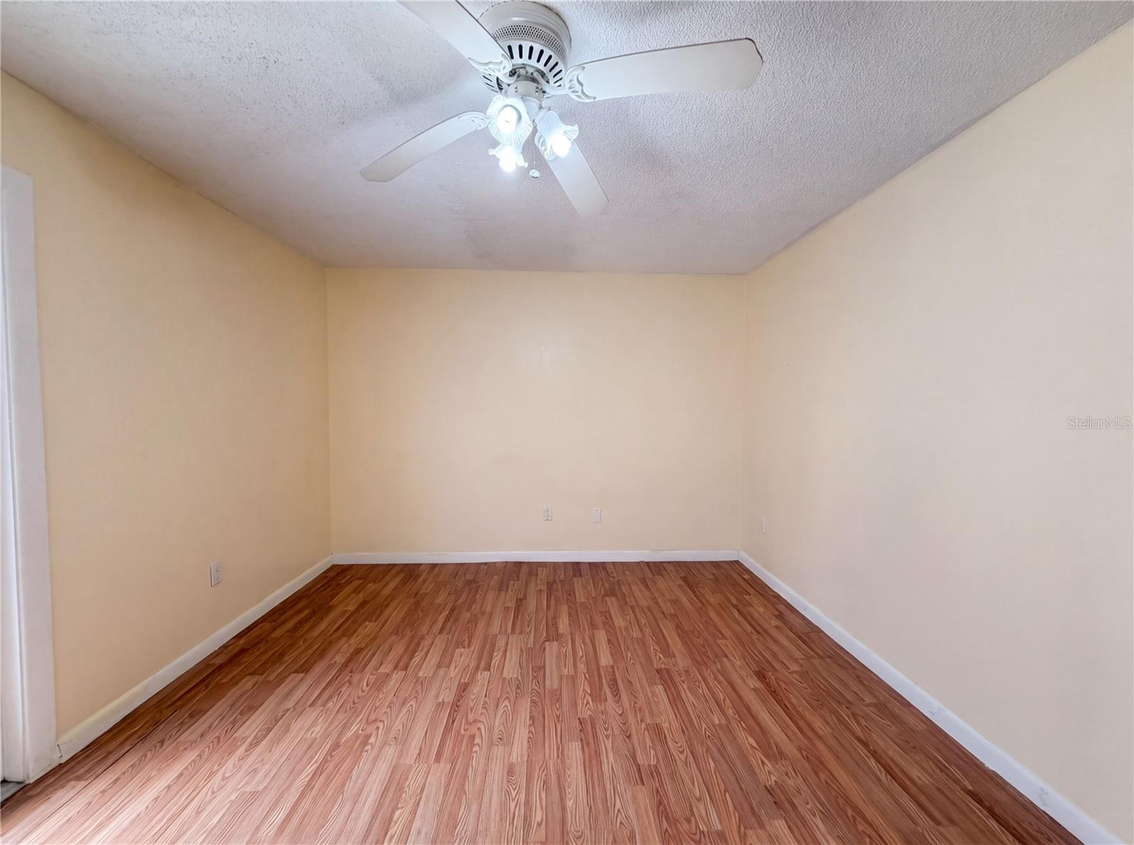 Image 7 of 39 For 1301 Lucaya Avenue
