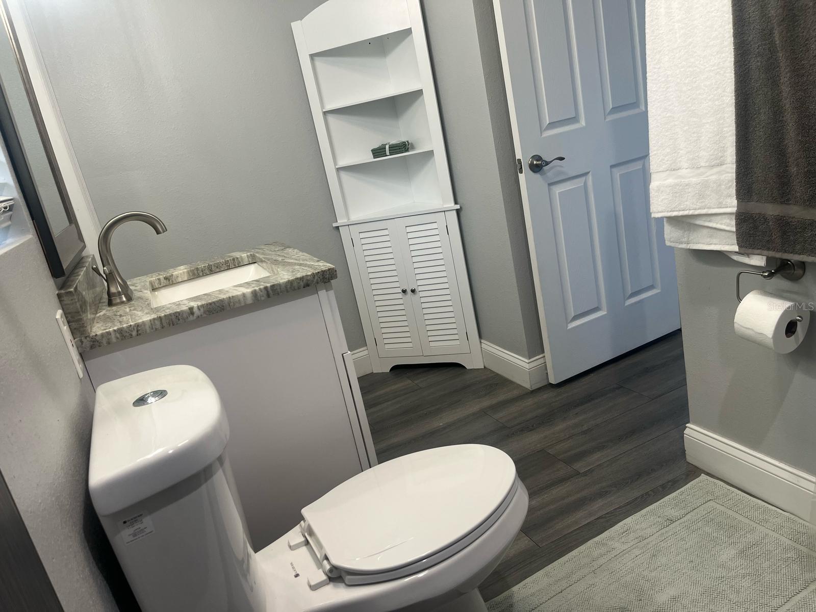 Image 3 of 4 For 4803 Roush Avenue Studio