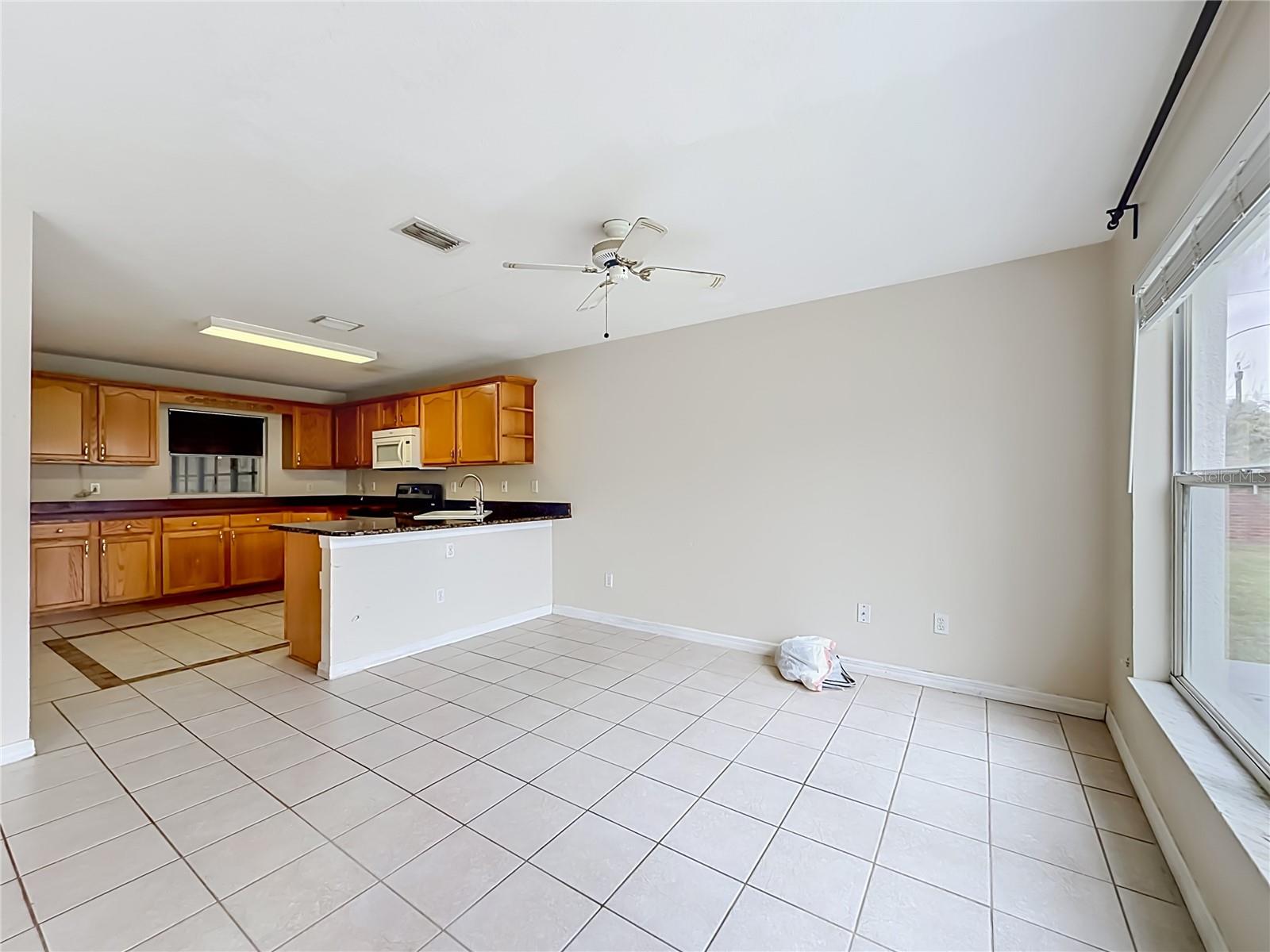 Image 11 of 53 For 5306 Grove Crossings Boulevard