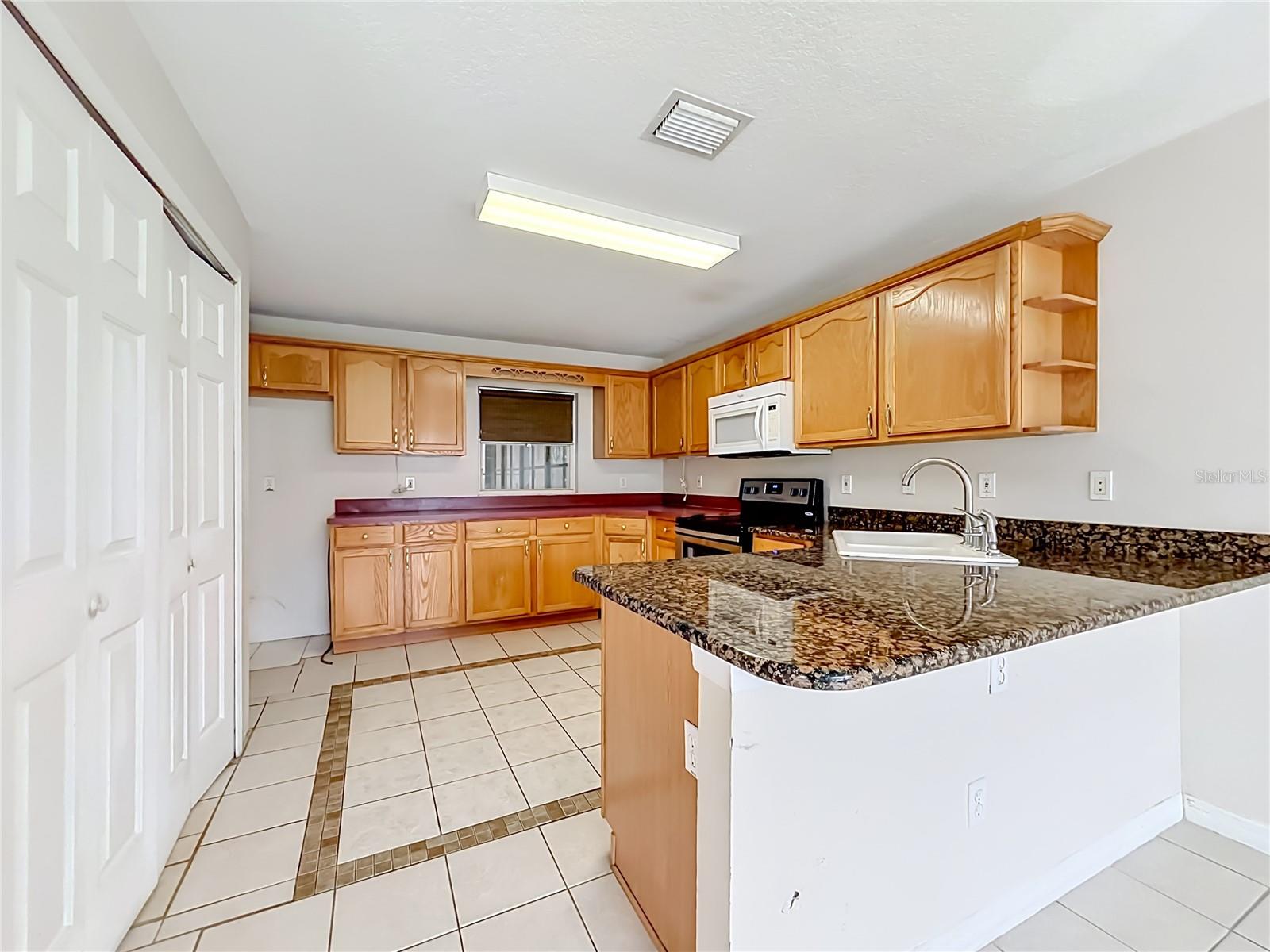 Image 16 of 53 For 5306 Grove Crossings Boulevard