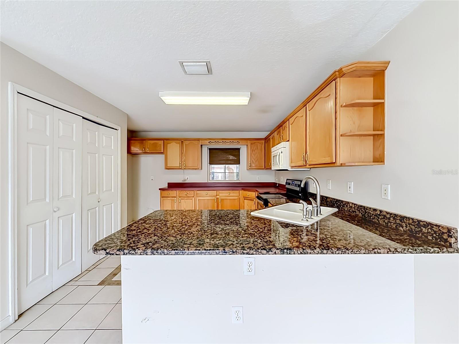 Image 17 of 53 For 5306 Grove Crossings Boulevard