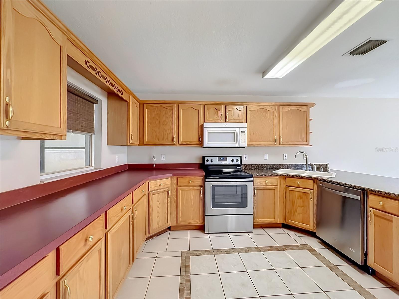 Image 20 of 53 For 5306 Grove Crossings Boulevard