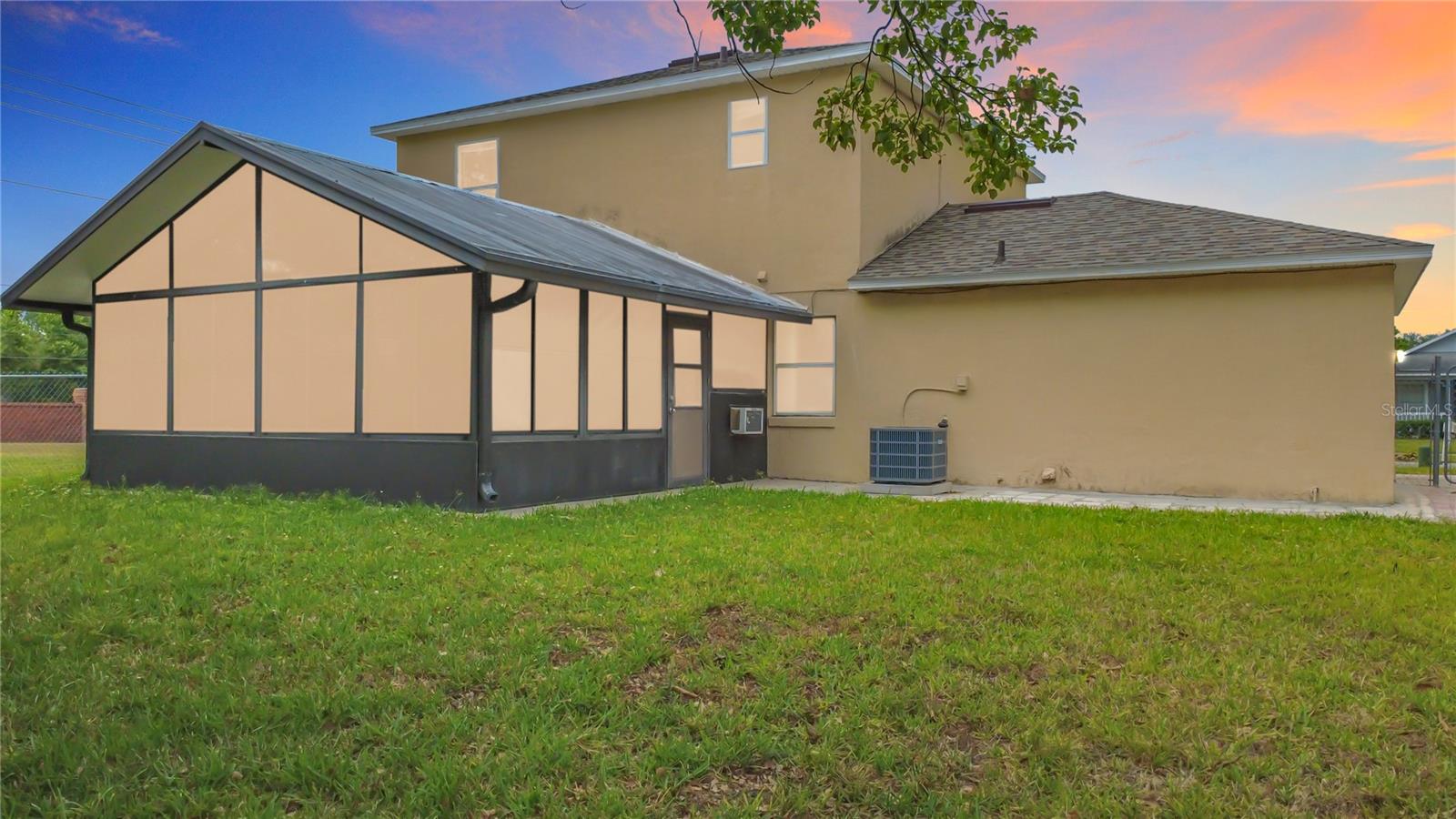 Image 3 of 53 For 5306 Grove Crossings Boulevard