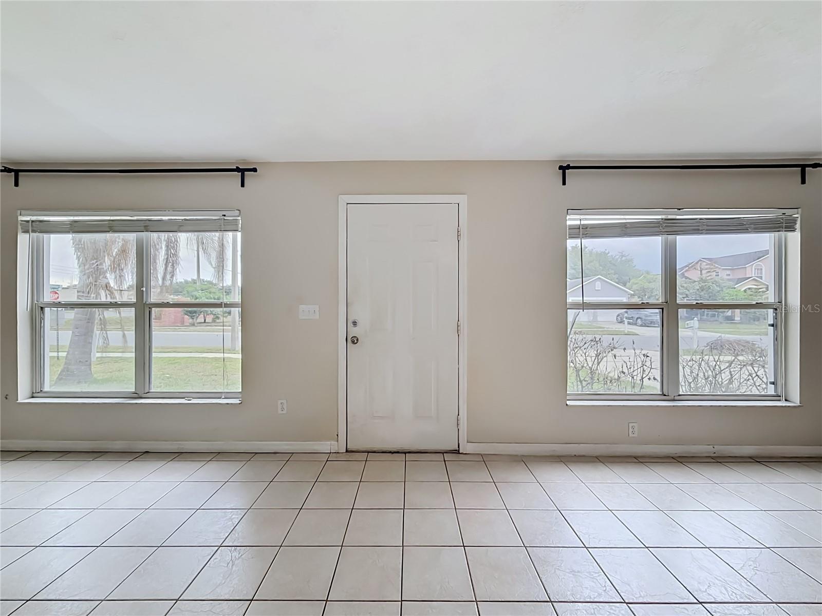 Image 8 of 53 For 5306 Grove Crossings Boulevard