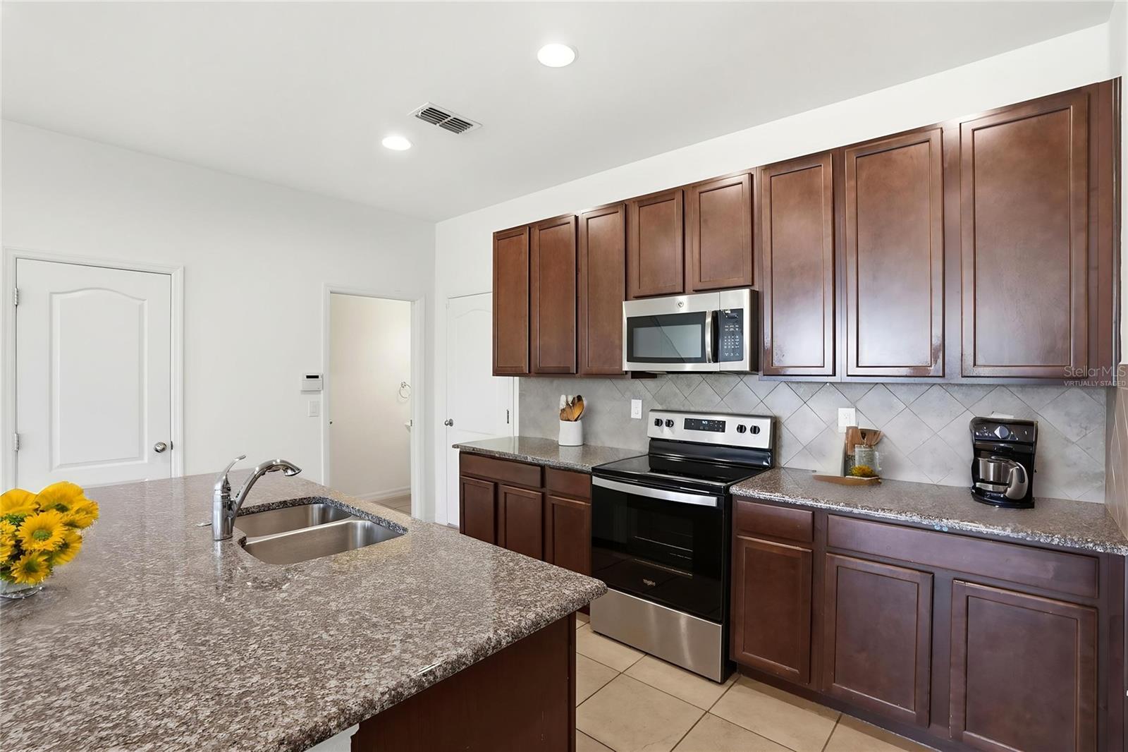 Image 7 of 19 For 475 Merry Brook Circle