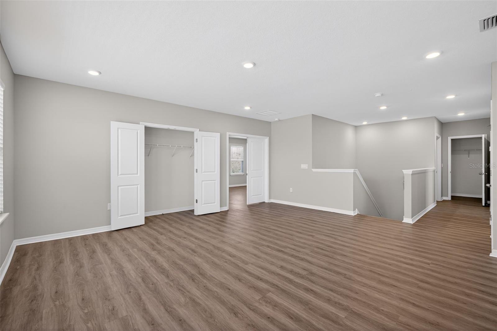 Image 11 of 32 For 15394 Sweet Springs Bend