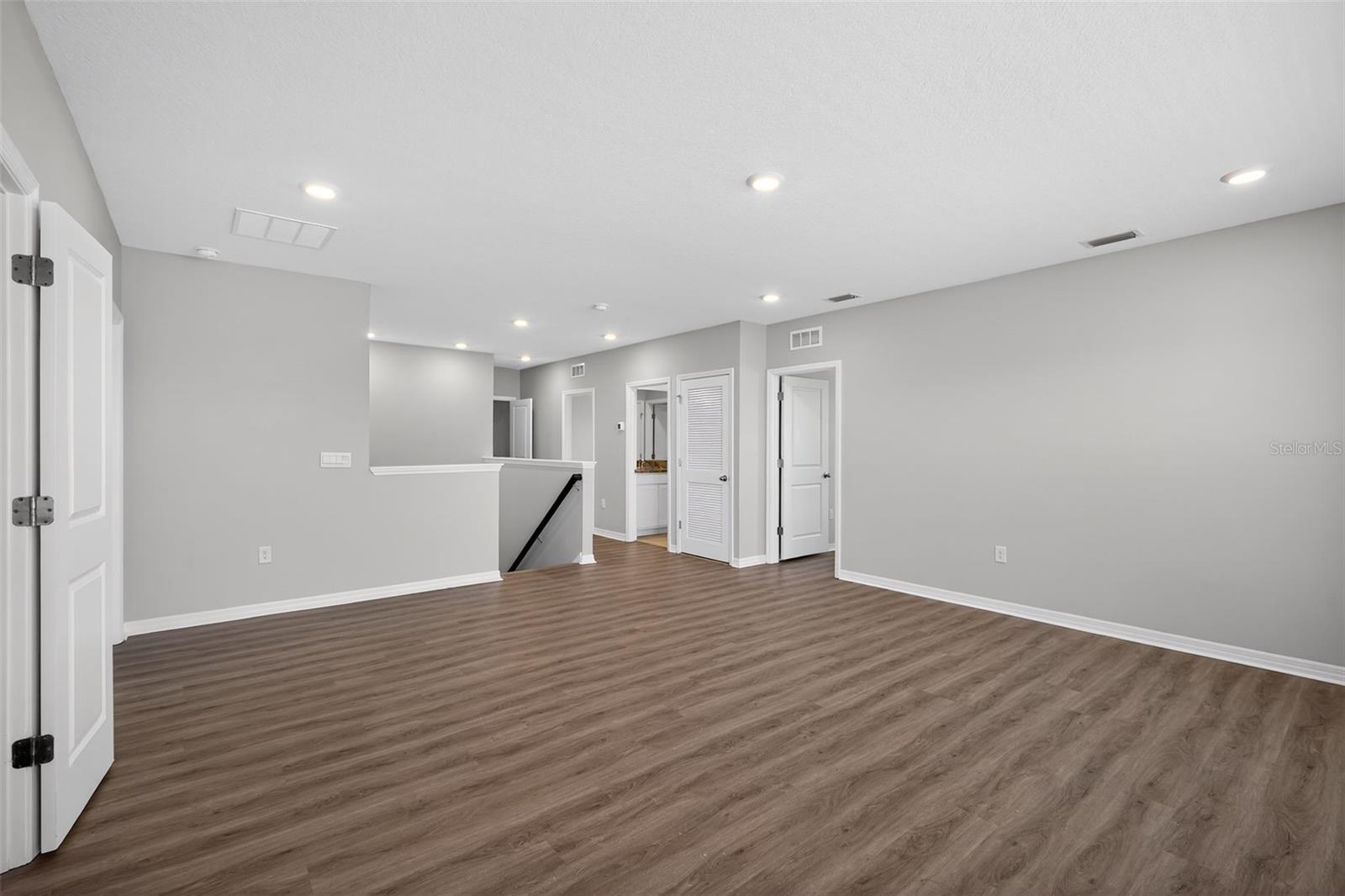 Image 12 of 32 For 15394 Sweet Springs Bend